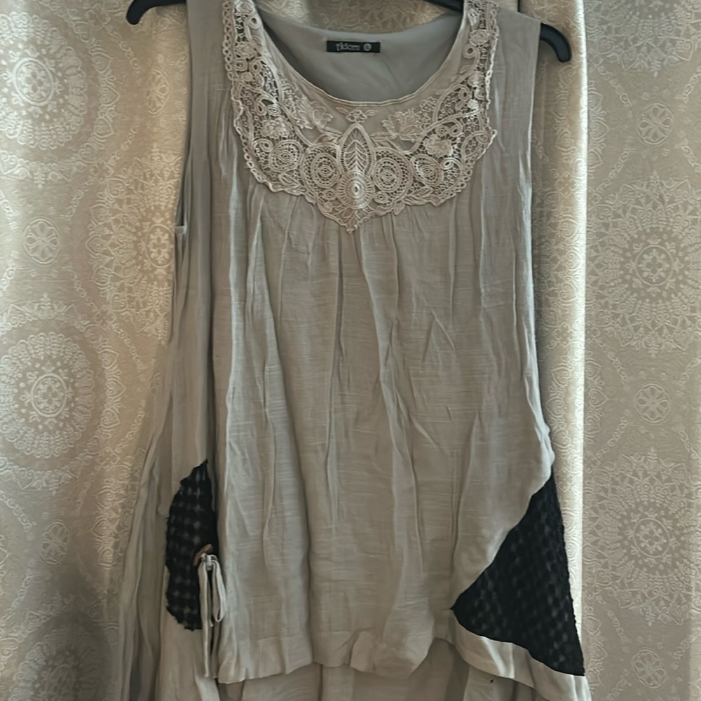 Grey & black top